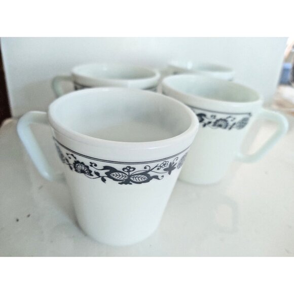 4 Vintage Pyrex Milk Glass “Old Town Blue Onion” 8 oz. Mugs - Picture 7 of 11
